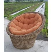 Плетеное кресло из ротанга фото