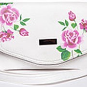 Женская белая сумочка-клатч с цветами фотография