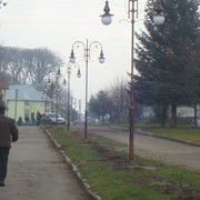 Фонари уличные, опоры кованые, освещение улично-парковое, Львов фотография