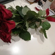 Букет из 9 красных роз 70 см фотография