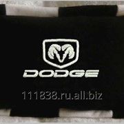 Подушка черная Dodge с кантом ч/б фото