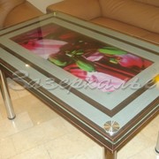 Стол стеклянный с тематикой цветов
