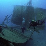 Обследование и ремонт подводной части судов, катеров, яхт фото