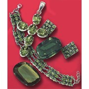 Хризолит - полудрагоценный камень, вставки для ювелирных изделий: броши, кольца, серьги, перстни, браслеты, подвески, кулоны
