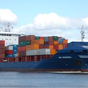 Перевозки грузов морские контейнерные фото
