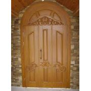 Двери входные деревяные