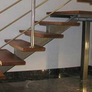 Изготовление и монтаж металлических и железобетонных лестниц. фото