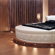 Кровать кожаная круглая Мадонна фото