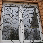 Кованые решетки на окна фотография