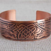Медный браслет с кельтским орнаментом “Грифоны“ фотография