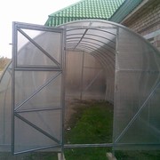 Теплица Урожай ПК 4-х метровая (оцинкованная сталь - 0.8 мм, поликарбонат сотовый, две двери) фото