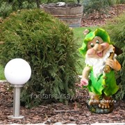 Гном-лесовик с тяпкой фото