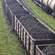 Перевозка щебня железнодорожным транспортом. фотография