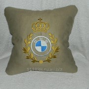 Подушка с короной BMW