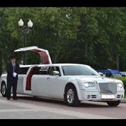 Прокат лимузина Крайслер 300С “Роллс Ройс стайл“ в Минске фото