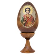 Пасхальное яйцо на подставке Святой Пантелеймон фотография