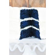 Торт синий бархат с черникой-смородиной взбитые сливки фото