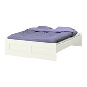 БРИМНЭС Каркас кровати, белый Регулируемые боковины кровати позволяют использовать матрасы разной толщины. IKEA
