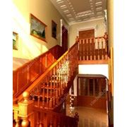 Лестницы межэтажные (сосна,лиственница,дуб) фотография