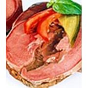 Рёбрышки молодой свинины без косточек на отбивной с желе пряностями и овощами фото