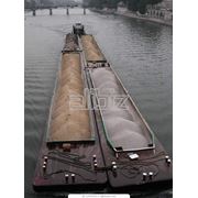 Морские контейнерные грузоперевозки фотография