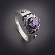 Обручальное кольцо с фиолетовым аметистом от WickerRing фото