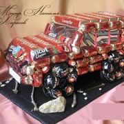 Машина Джип из конфет фотография