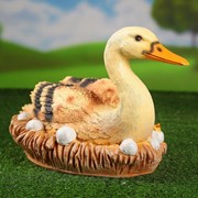 Садовая фигура “Утка в гнезде“ 34*24*26 см фото