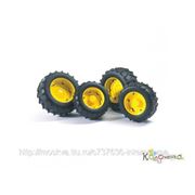 BRUDER Аксессуары А: Шины для системы сдвоенных колес с желтыми дисками 4 шт. (диам задн 10,4 см, п 8,5см) [02-012] фото