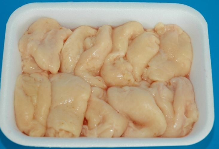 курица сырая. человеческий жир в разрезе. жир в курице. жир в курице. жир в курице.