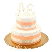 Свадебный торт с инициалами и бантами №633 фотография