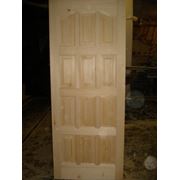 Двери филенчатые из массива сосны фотография
