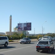 Наружная реклама в актау, центральная дорога фотография