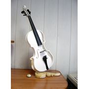 Скрипка из белого мрамора фото
