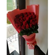 25 красных роз фотография