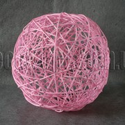 Шарик розовый из ротанга 20 см 3433 фото
