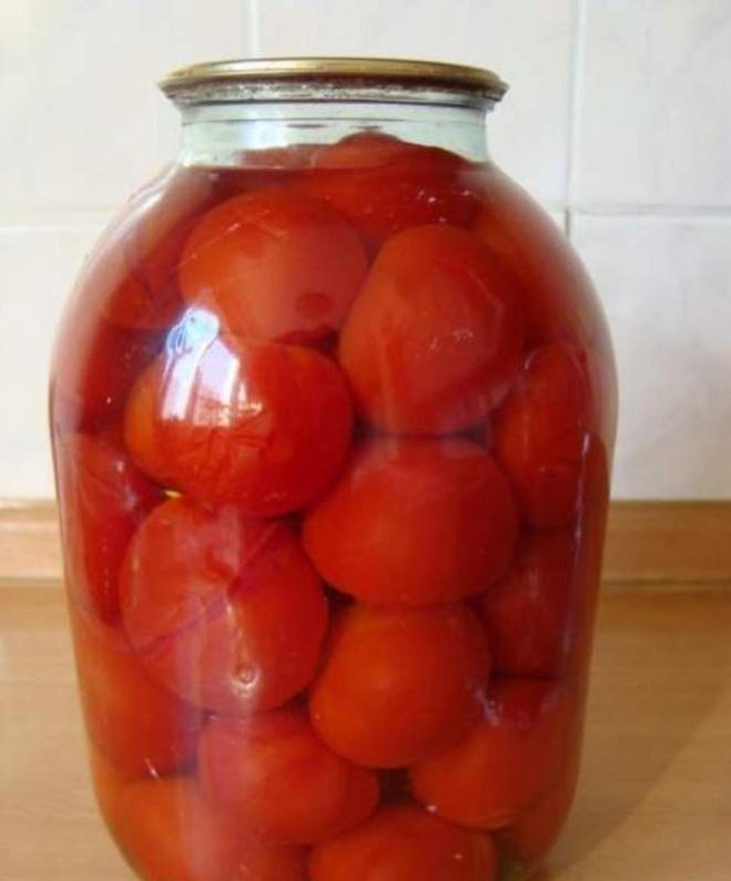 Помидоры соленые. Томаты для консервирования. Томат в банке. Рецепт помидоры сливка проткнуть зубочисткой на зиму. Почему лопаются помидоры в банках при консервации.