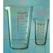 Мензурка (мерный стакан, от лат. mensura «мера») Диапозон объемов мензурок от 50 мл до 1 литра. фото