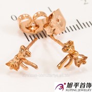 Серьги-гвоздики, позолота ''Маленький бантик - 2 треугольных камушка'' 624153(2) фото