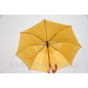 Желтый свадебный зонтик для молодоженов фотография