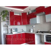 Кухня, фасад-пластик красный глянец. фото