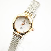 Стильные женские часы на металлическом ремешке “Дафико“ фото