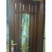 Металлическая дверь с элементом стекла и ковки