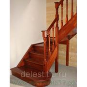 2-х маршевая лестница с заходной ступенью и двумя забежными ступенями фото