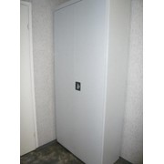 Шкафы с распашными дверями фото