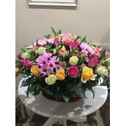 Корзина с цветами (микс) фото