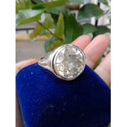 Кольцо с бриллиантом фото