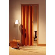 Раздвижная дверь гармошка серии “UNIVERSAL“ (глухая) с мягким бесшумным соединением фото