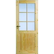 Деревянная финская дверь фотография