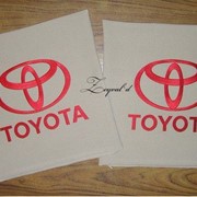 Вышивка лейб и фирменных знаков на деталях оформления автомобиля фото